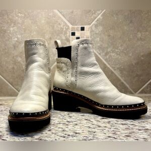 Dolce Vita Boots Womens 5.5 Huey Studded Pull On Bootie White Leather block heel